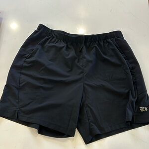 Mountain Hardwear short. Good for hiking or running. Quick dry. Mens XL.